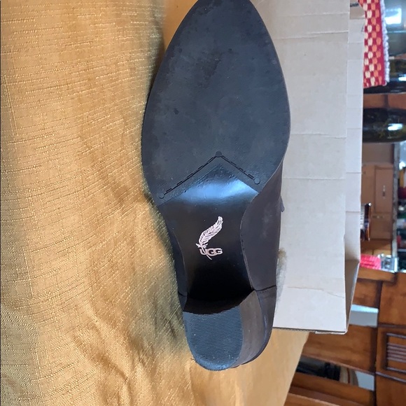 W Annalise Brown Ugg boots - Picture 3 of 4